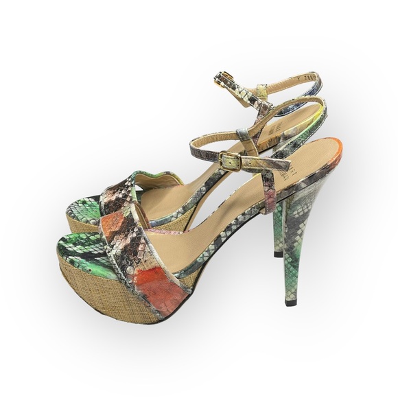 Stuart Weitzman 𒀭Pretty Python Platform Heel Sandal 𒀭Color Patent Leather 𒀭9B - Picture 7 of 17